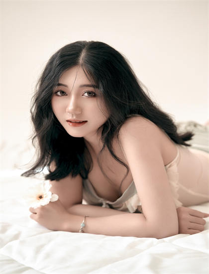 幕后探秘《两傻查案记》：平台的播出数据与用户画像 揭示艺术创作的艰辛与快乐